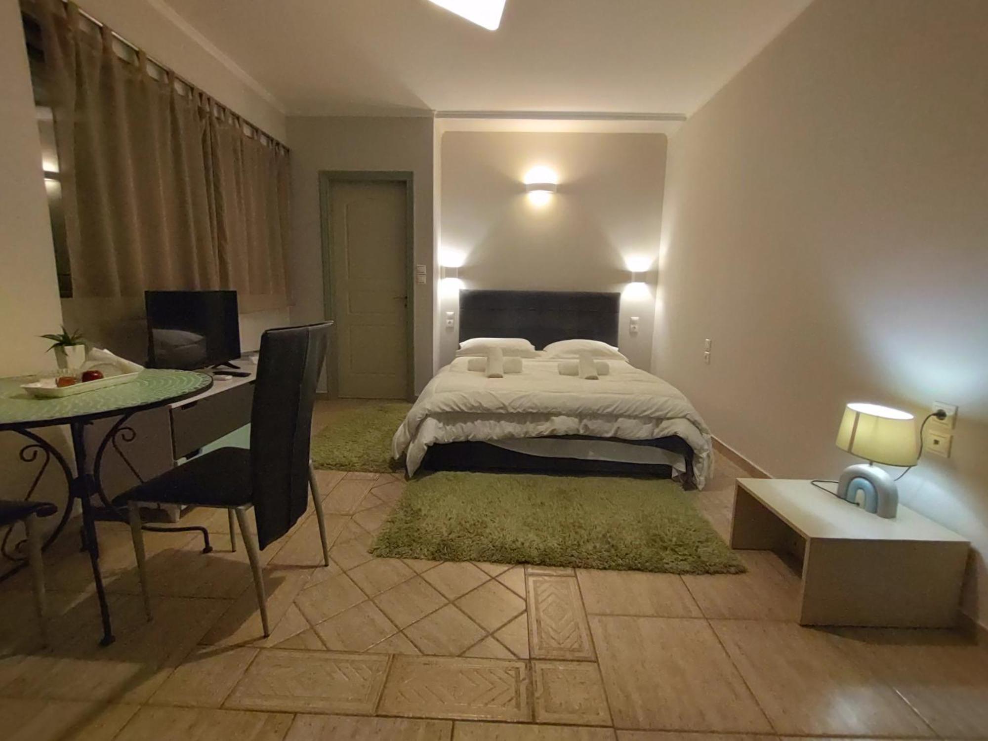 Central Studio - Fully Equiped. Ideal For Couples Patras Zewnętrze zdjęcie
