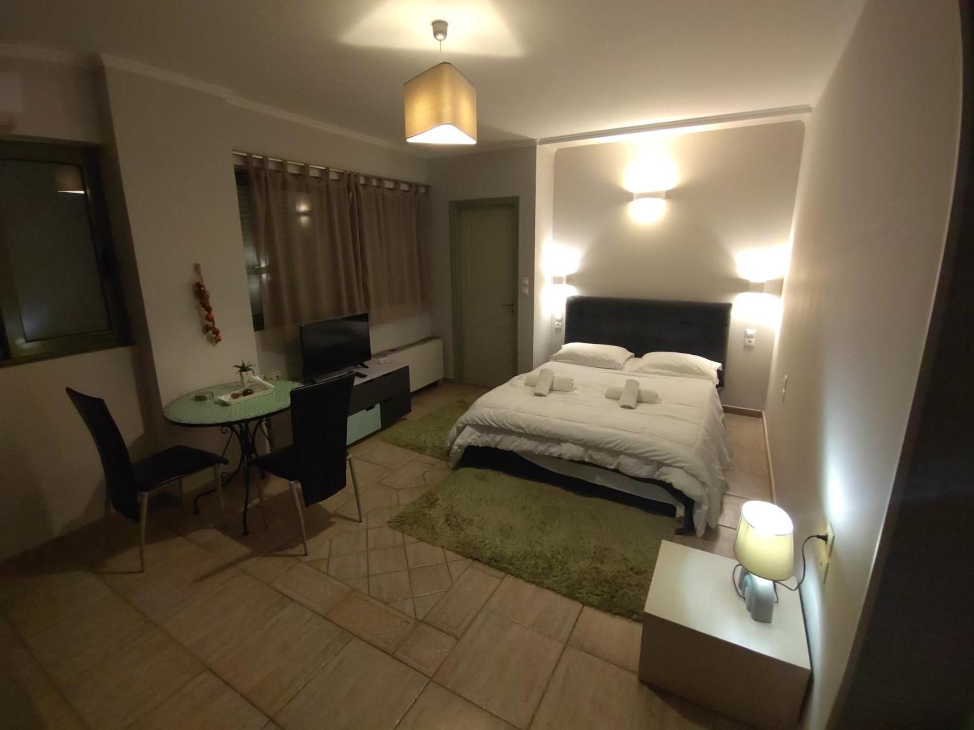 Central Studio - Fully Equiped. Ideal For Couples Patras Zewnętrze zdjęcie