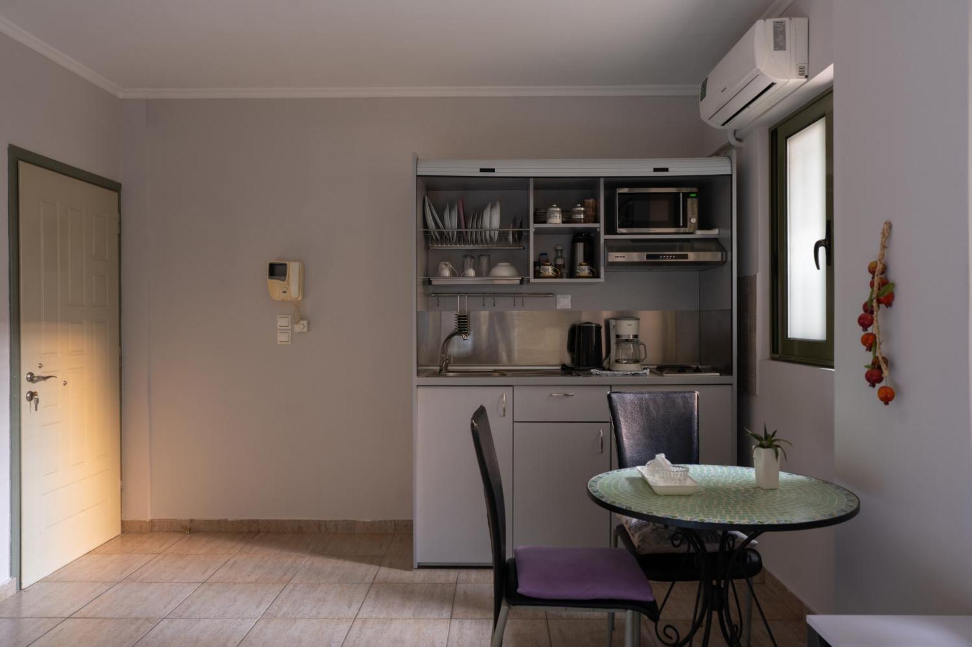 Central Studio - Fully Equiped. Ideal For Couples Patras Zewnętrze zdjęcie